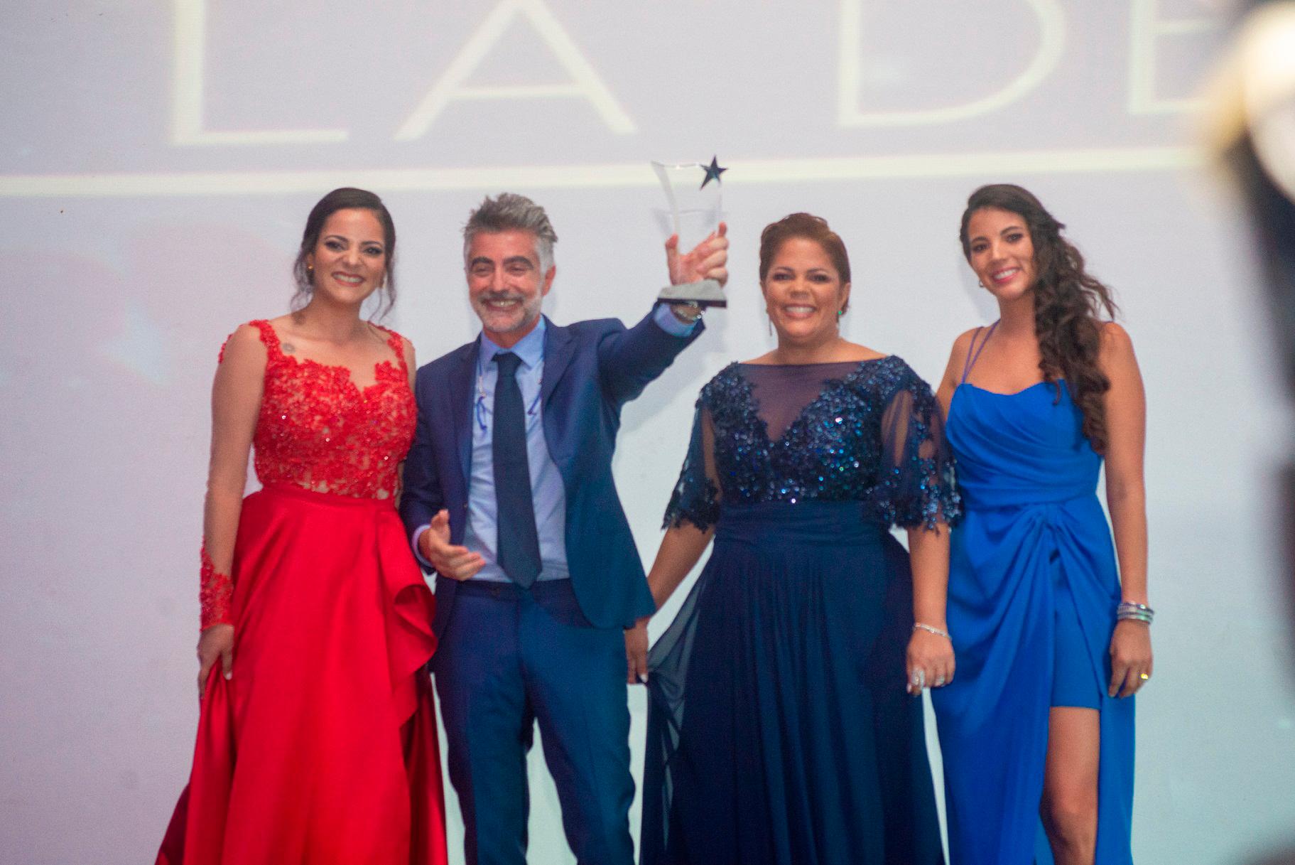 Premiado en los Noval Awards.