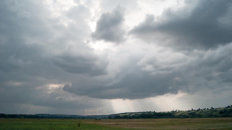 ¿Por qué se pasa el día nublado y no llueve?