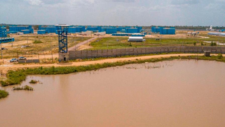 Yeni Berenice dice que Jean Alain construyó la Nueva Victoria en terreno pantanoso 