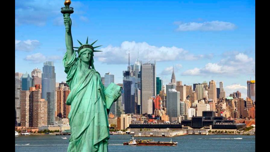 Nueva York suprime salario por propinas en varios sectores, no en hostelería