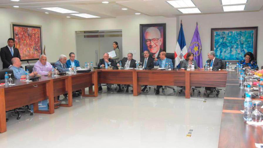 Con 29 miembros, se inicia la reunión del Comité Político del PLD de este martes