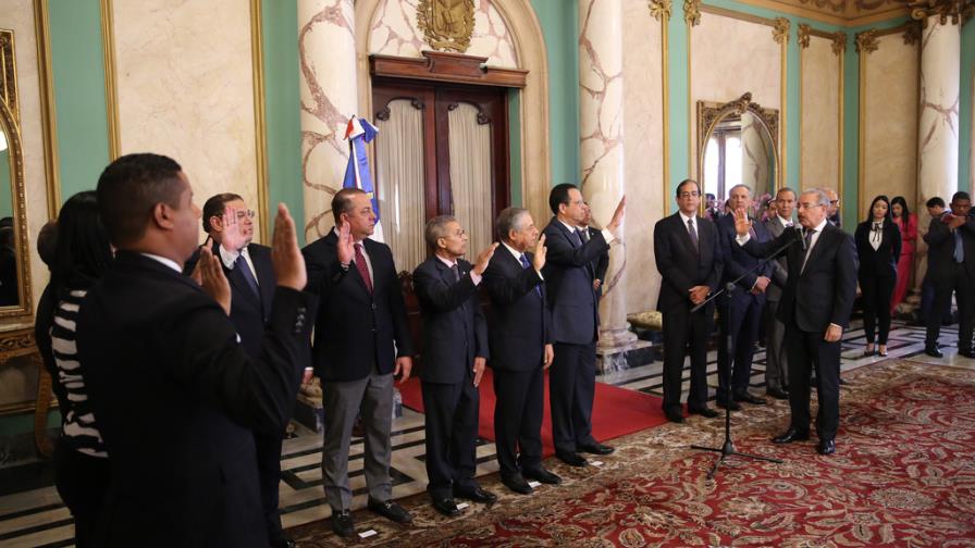 Danilo Medina juramentó a los nuevos funcionarios designados anoche 