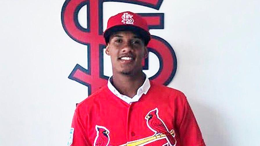 ¿Viejo a los 18 años? Edwin Núñez consigue bono de US$525 mil con los Cardenales ¿Viejo a los 18 años? Edwin Núñez consigue bono de US$525 mil con los Cardenales