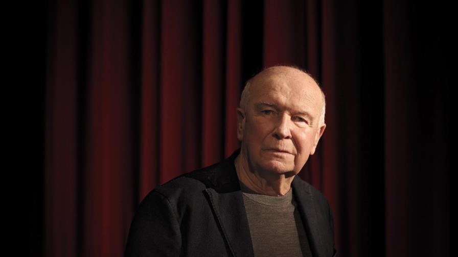 El aclamado dramaturgo de Broadway Terrence McNally muere por coronavirus El aclamado dramaturgo de Broadway Terrence McNally muere por coronavirus