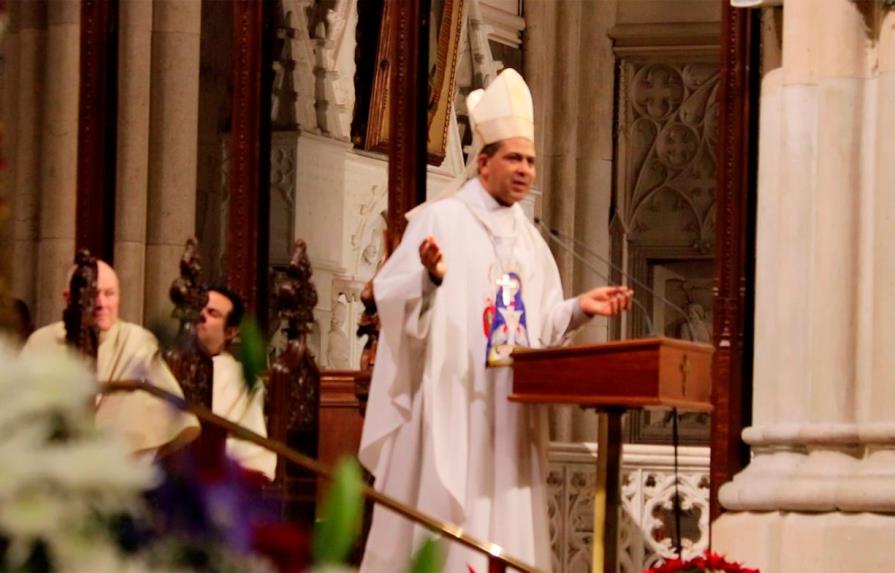 Obispo auxiliar de Santiago llama a enfrentar crisis moral en  el país y el mundo