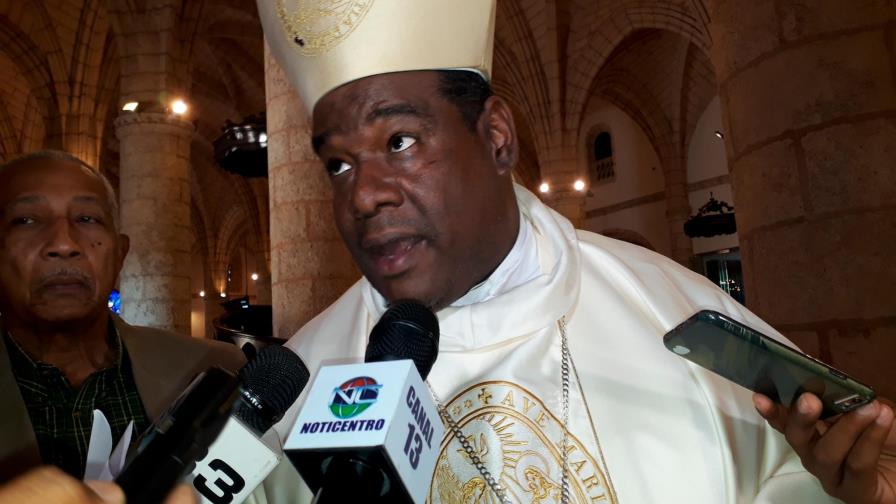 Obispo pide fortalecer ética de los policías