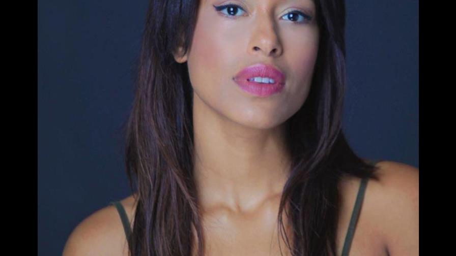 Anderson Mercedes y Cynthia Guzmán en Microteatro SD