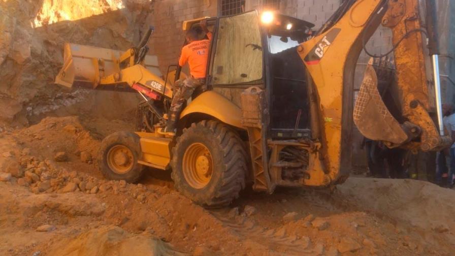 Obrero muere sepultado por un deslizamiento de tierra en Santiago