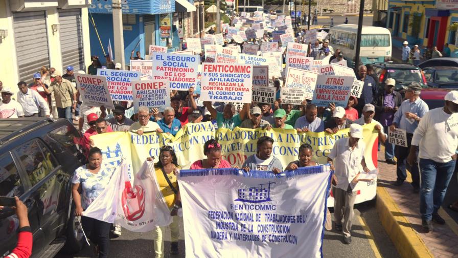Santiagueros marchan a favor seguridad trabajadores dominicanos 