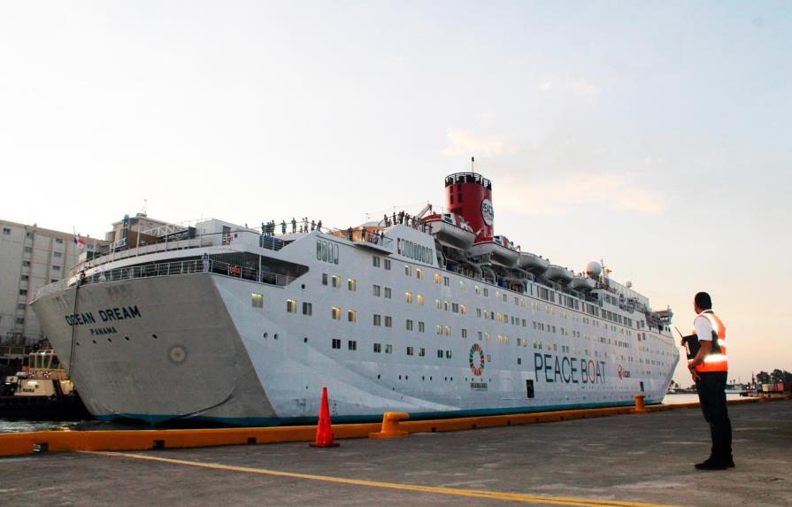 Temporada de cruceros se inicia con más de mil turistas que visitan Santo Domingo
