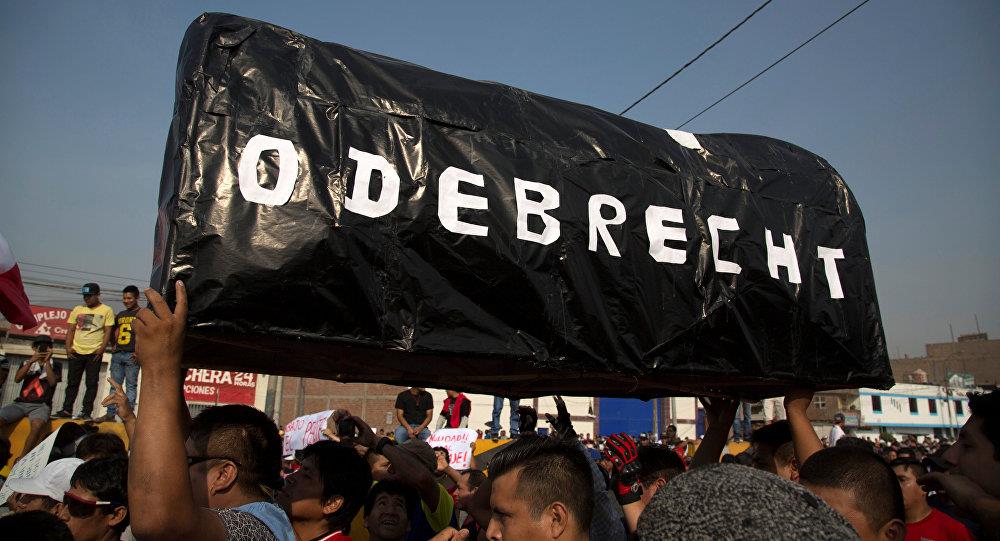 Perú: aplazan firma acuerdo con Odebrecht, siguen protestas