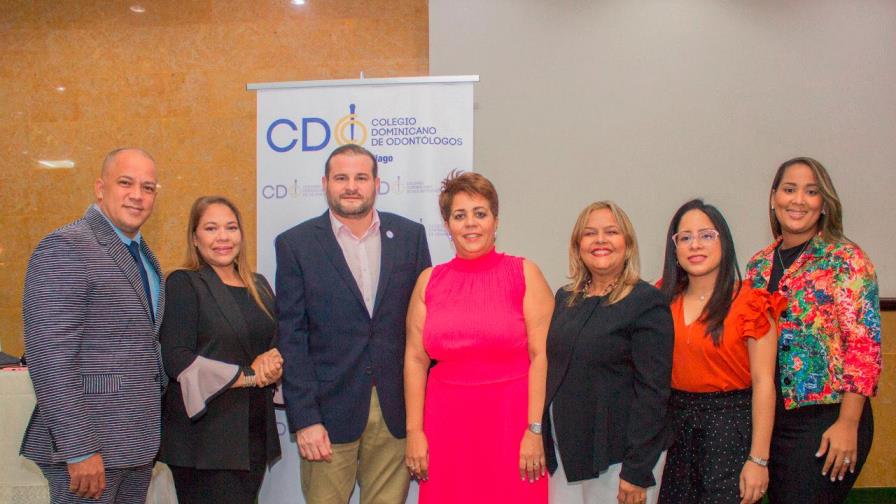 Juramentan nueva directiva del Colegio de Odontólogos filial Santiago