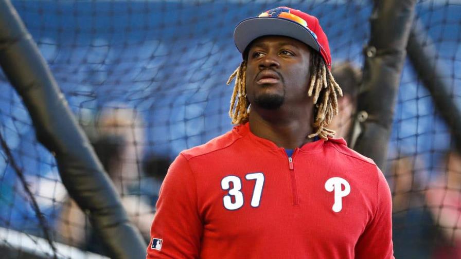 Filis dan invitación a Odúbel Herrera para campamento