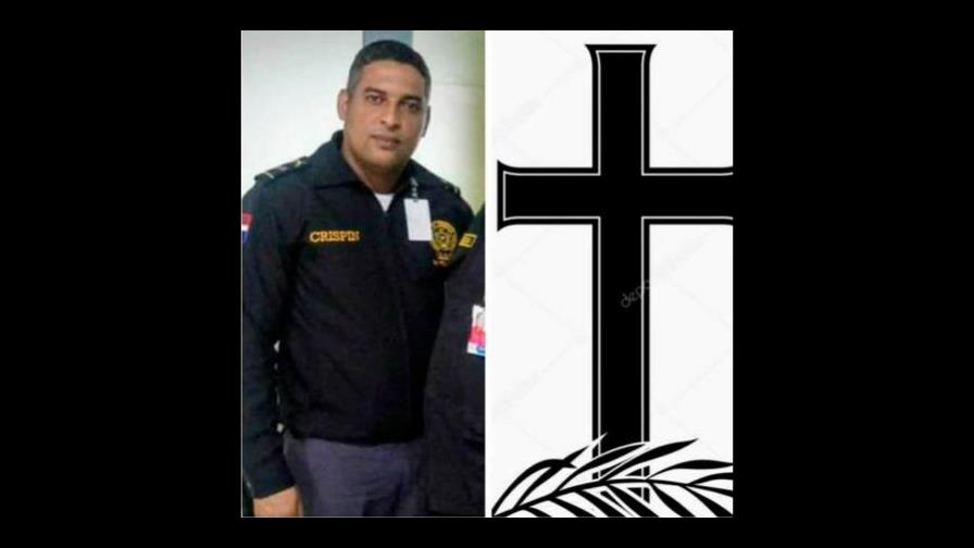 Coronel de la Policía tirotea casa de exesposa, incendia vehículo y se suicida en San Cristóbal 