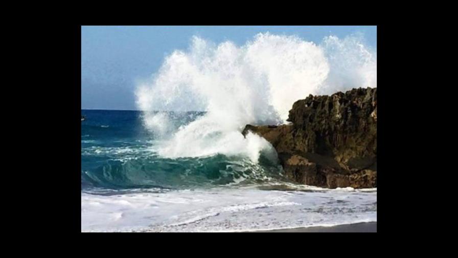 COE emite alerta para costas por oleaje anormal