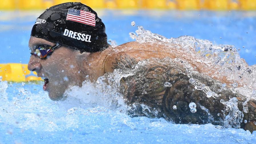 Dressel suma su tercer oro tras imponerse en 100 mariposa con récord mundo