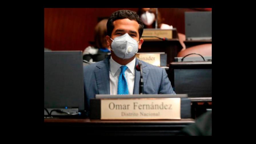 Omar Fernández defiende a su padre de las acusaciones de sacar provecho a figura de Johnny Ventura 