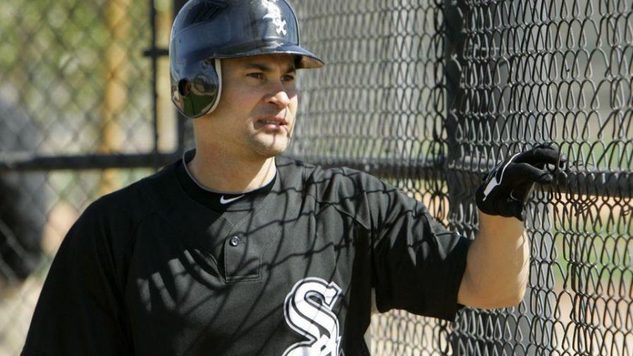 Bat boy demanda a Omar Vizquel por acoso sexual