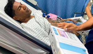 Omega hospitalizado de emergencia; habría sufrido una parálisis facial