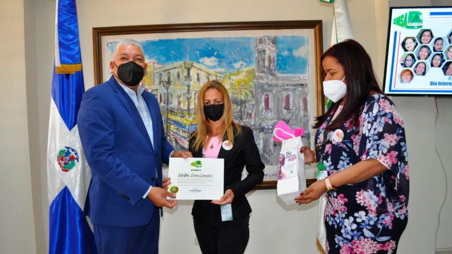 La Omsa reconoce a 10 empleadas en el Día Internacional de la Mujer