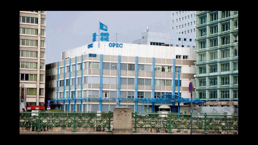 La OPEP y sus socios expresan optimismo con el barril divisando los 60 dólares