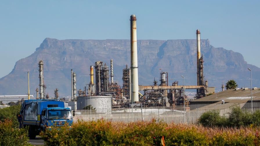 La OPEP+ cumple en más de 90 % el recorte récord de 9,7 millones de barriles La OPEP+ cumple en más de 90 % el recorte récord de 9,7 millones de barriles