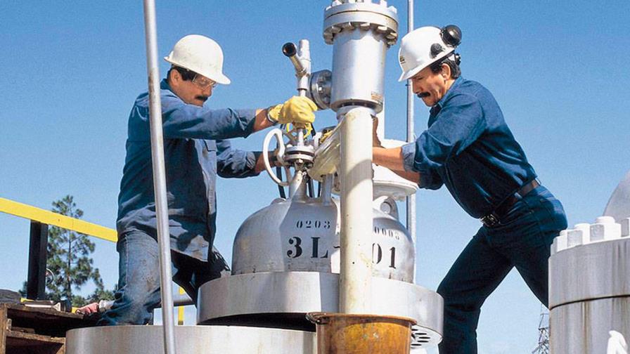 OPEP y aliados deciden aumentar producción crudo a partir de mayo