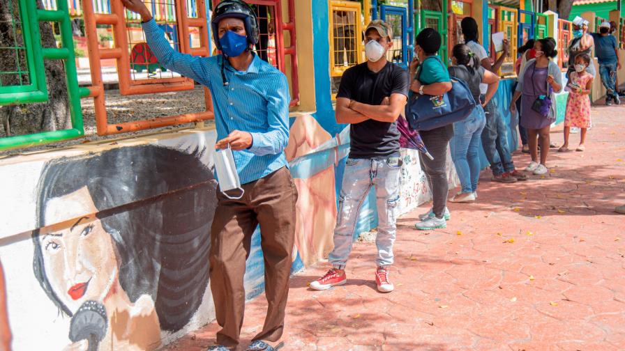 Salud Pública realiza 28,941 pruebas PCR tras posposición de tercera fase de desescalada Salud Pública realiza 28,941 pruebas PCR tras posposición de tercera fase de desescalada