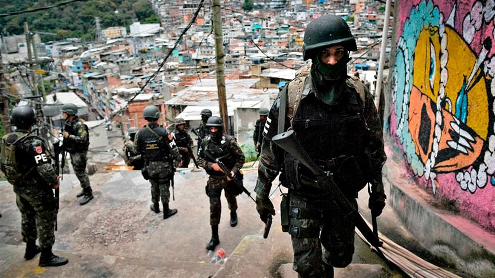 Aumenta a 28 número de muertos en cuestionada operación policial en Río