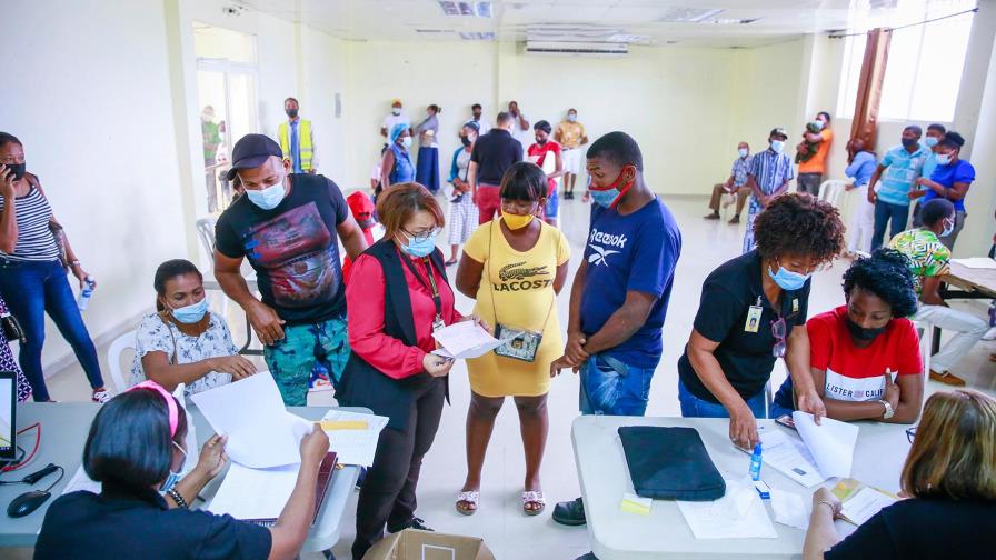 JCE dotará de registro de nacimiento a cientos de personas en Santiago JCE dotará de registro de nacimiento a cientos de personas en Santiago