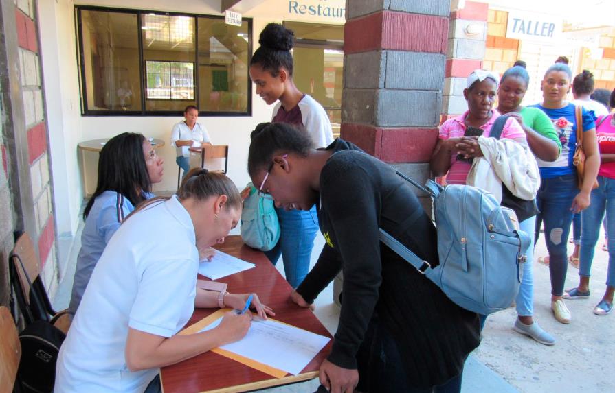 Liga Dominicana Contra el Cáncer realiza jornada de salud en Barahona
