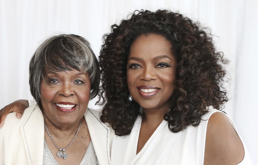 Oprah sobre muerte de su madre: “Ella vivió una buena vida y ahora está en paz”