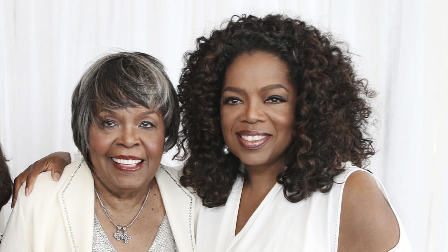 Oprah sobre muerte de su madre: “Ella vivió una buena vida y ahora está en paz”