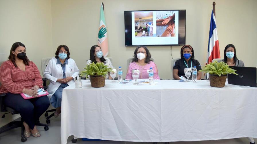 Orientan a niños y personal de salud de hospital en Santiago sobre importancia de la higiene de las manos