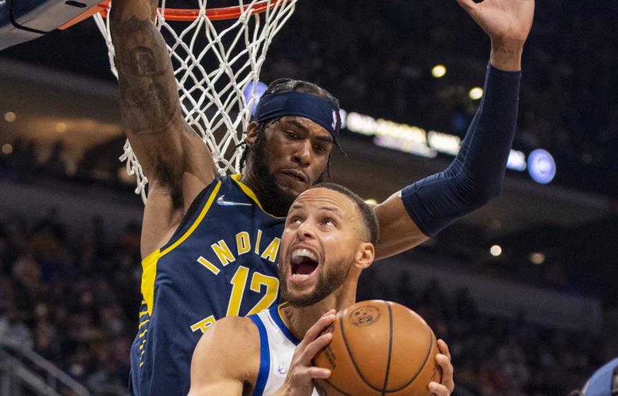 Curry no consigue récord, pero Warriors superan a Pacers