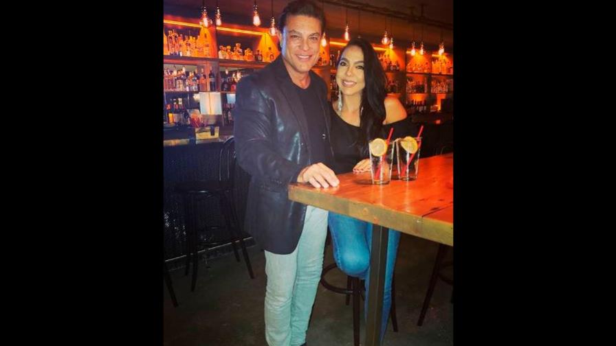 Pareja del actor boricua Osvaldo Ríos niega denuncia de maltrato Pareja del actor boricua Osvaldo Ríos niega denuncia de maltrato
