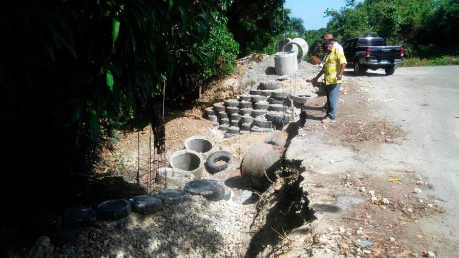 Reparan calles y puentes en Doña Ana