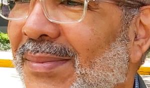 Luis R. Santos: "Cualquier crítica negativa hacia mi obra es irrelevante"