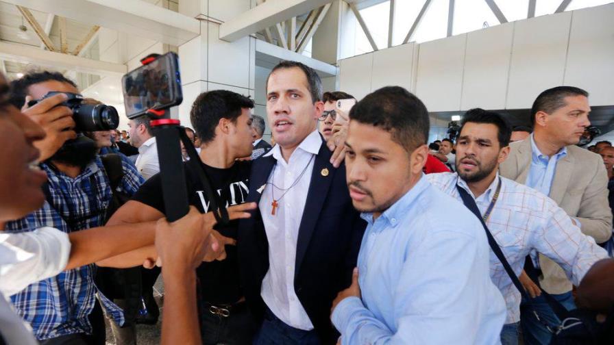 Juan Guaidó regresa a Venezuela, tras tres semanas fuera Juan Guaidó regresa a Venezuela, tras tres semanas fuera