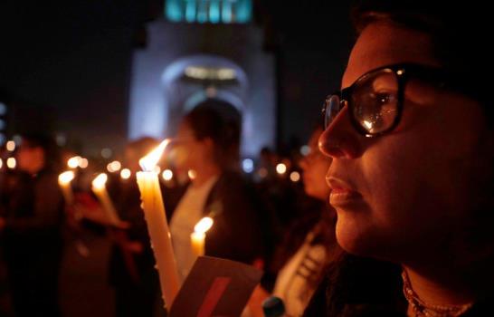 Tensión y destrozos en marcha de mujeres por Ciudad México