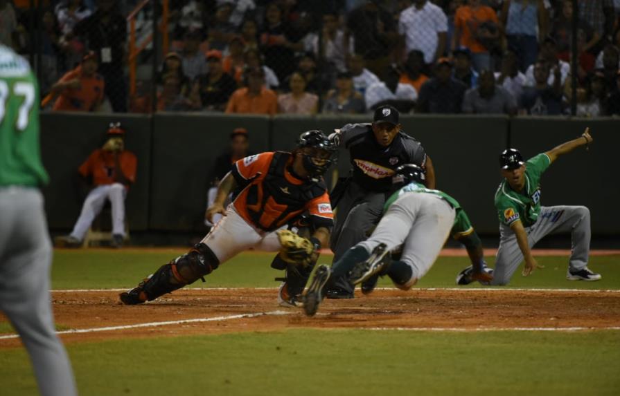 Jugadores importados desplazan criollos en el  béisbol dominicano