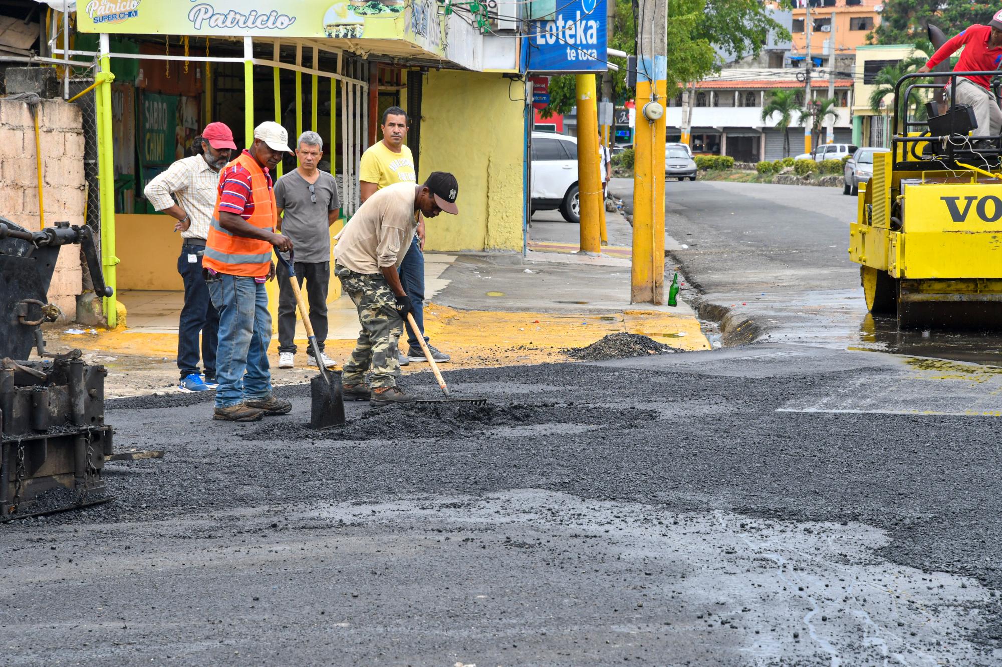 El tramo intervenido de la calle Club Rotario fue cubierto de asfalto