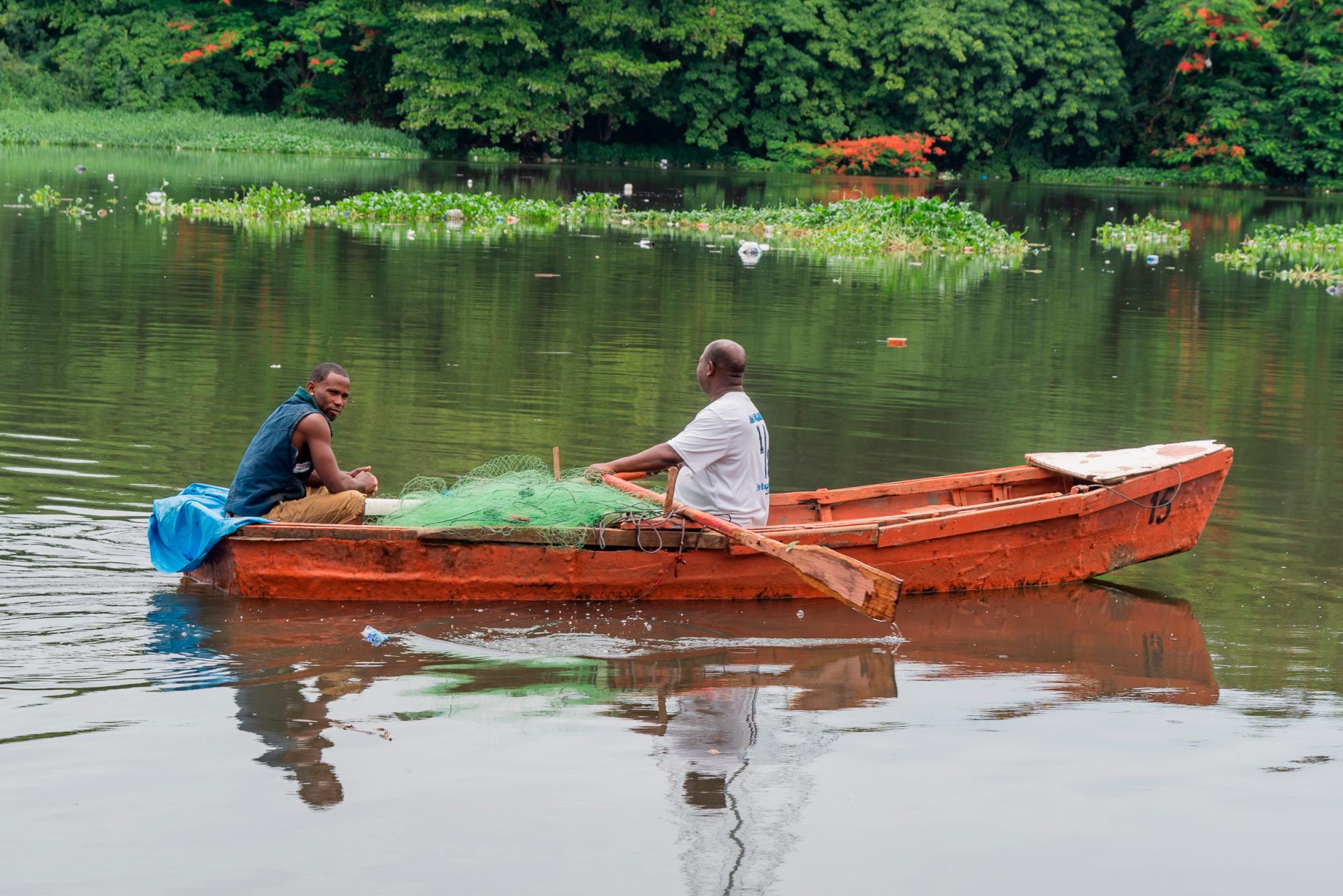 Comunitarios desarrollan sus actividades de manera normal.