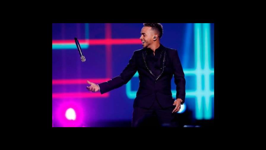 Ozuna asegura Ricky Martin lo excluyó de remix “Tiburones” Ozuna asegura Ricky Martin lo excluyó de remix “Tiburones”