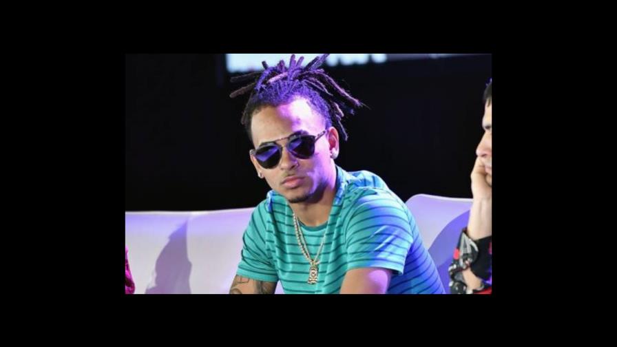 Ozuna no participó en escenas gay, asegura actor porno