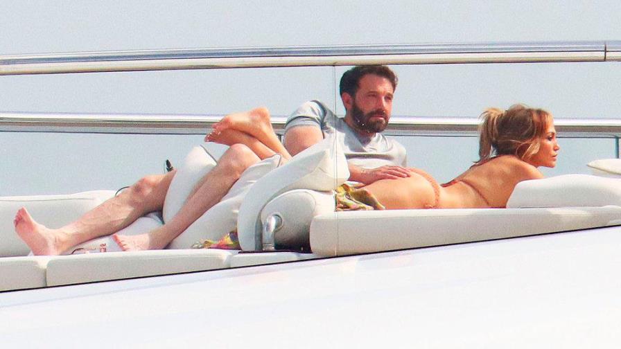 20 años después, Jennifer López y Ben Affleck recrearon uno de sus icónicos momentos