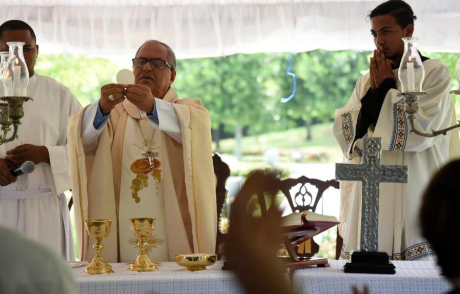 El monseñor Benito Ángeles apela a un diálogo nacional en este Día del Padre 