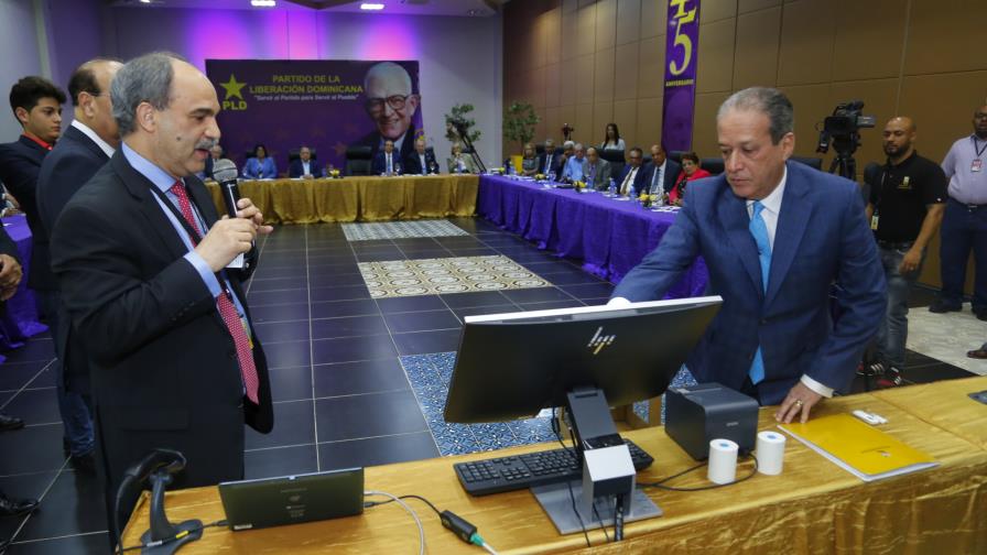 JCE realiza demostración de modelo voto automatizado a Comité Político del PLD