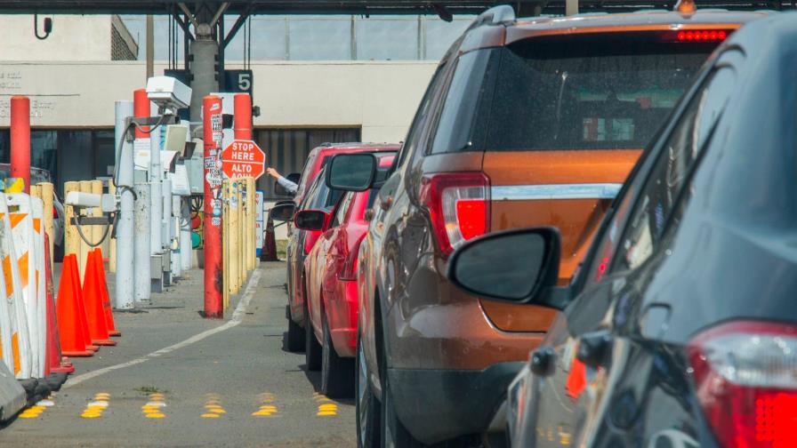 La apertura de la frontera México-EE.UU. reactiva el comercio y une familias