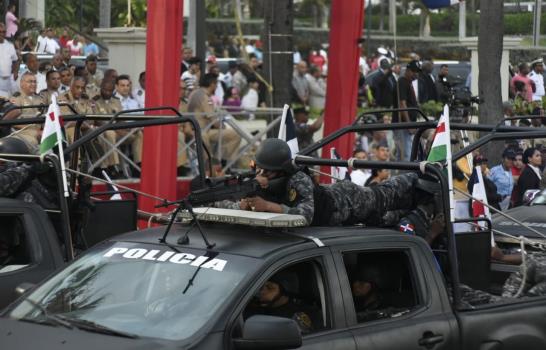 Presidente Danilo Medina encabeza el tradicional desfile militar 